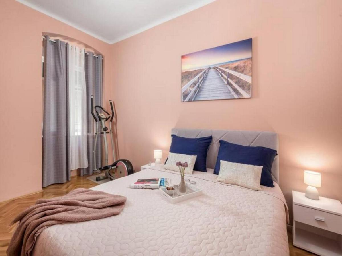 Apartman Karesa -リエカ エクステリア 写真